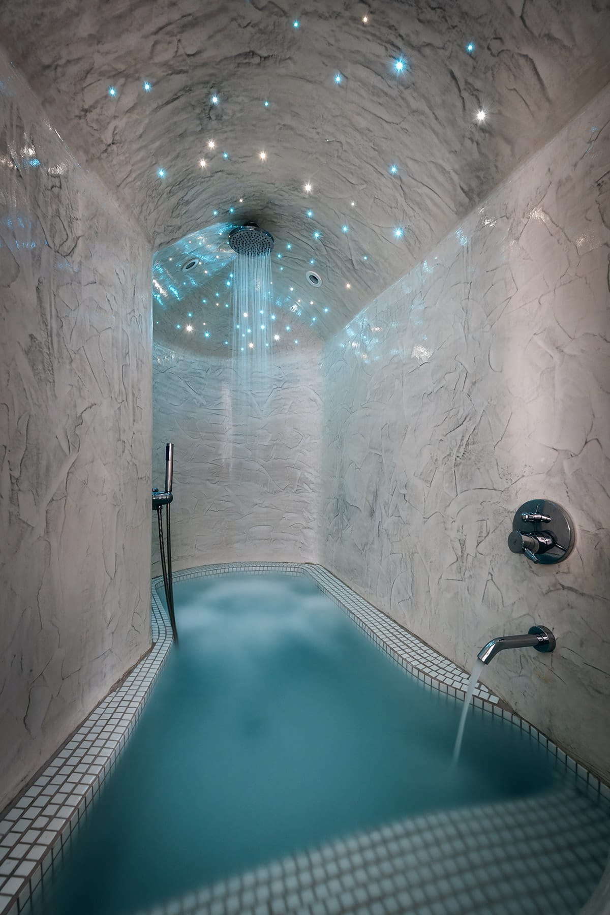 evgenia suites hot tub6