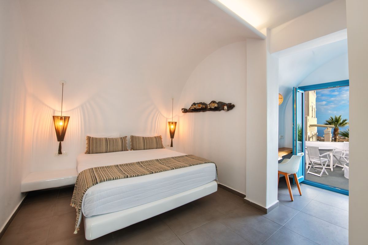 evgenia villas suites two bedroom suite hot tub DSC_7581 1111121s