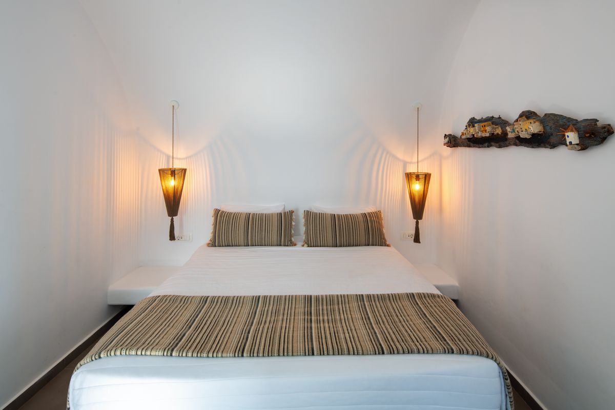 evgenia villas suites two bedroom suite hot tub DSC_7596 11s