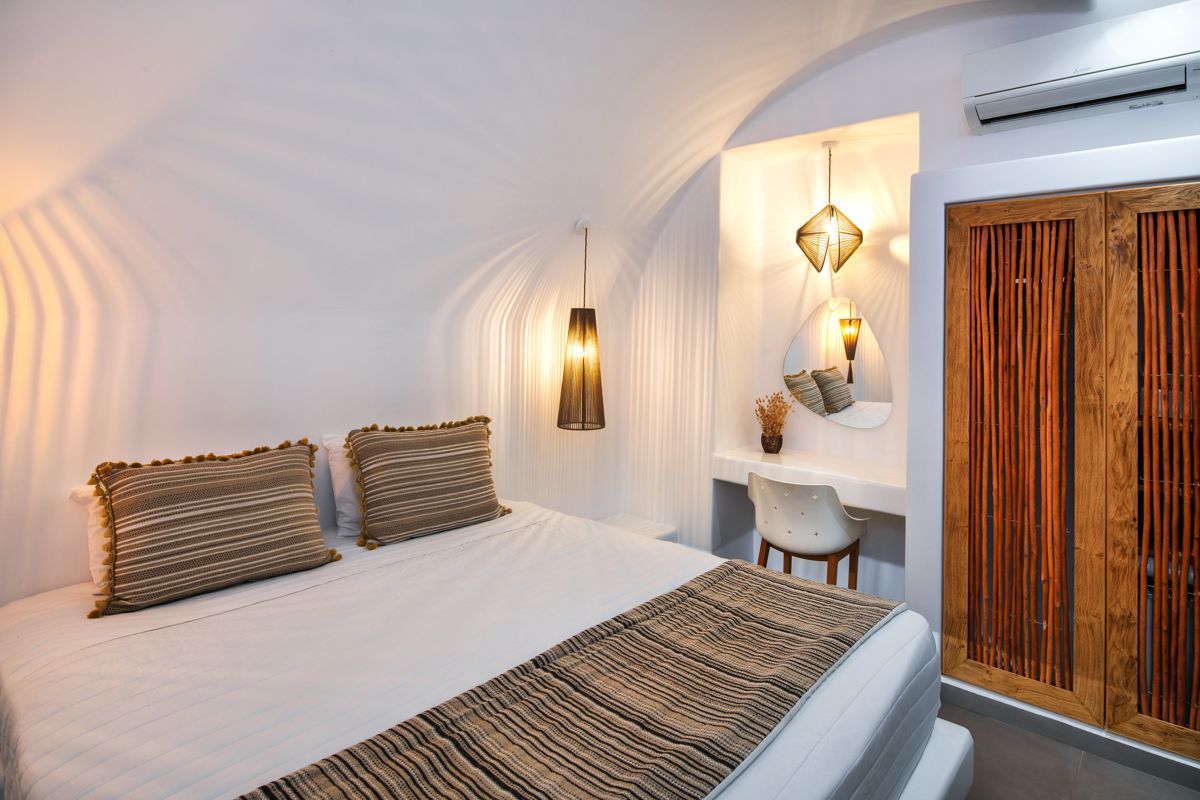 evgenia villas suites two bedroom suite hot tub DSC_7631 111111s